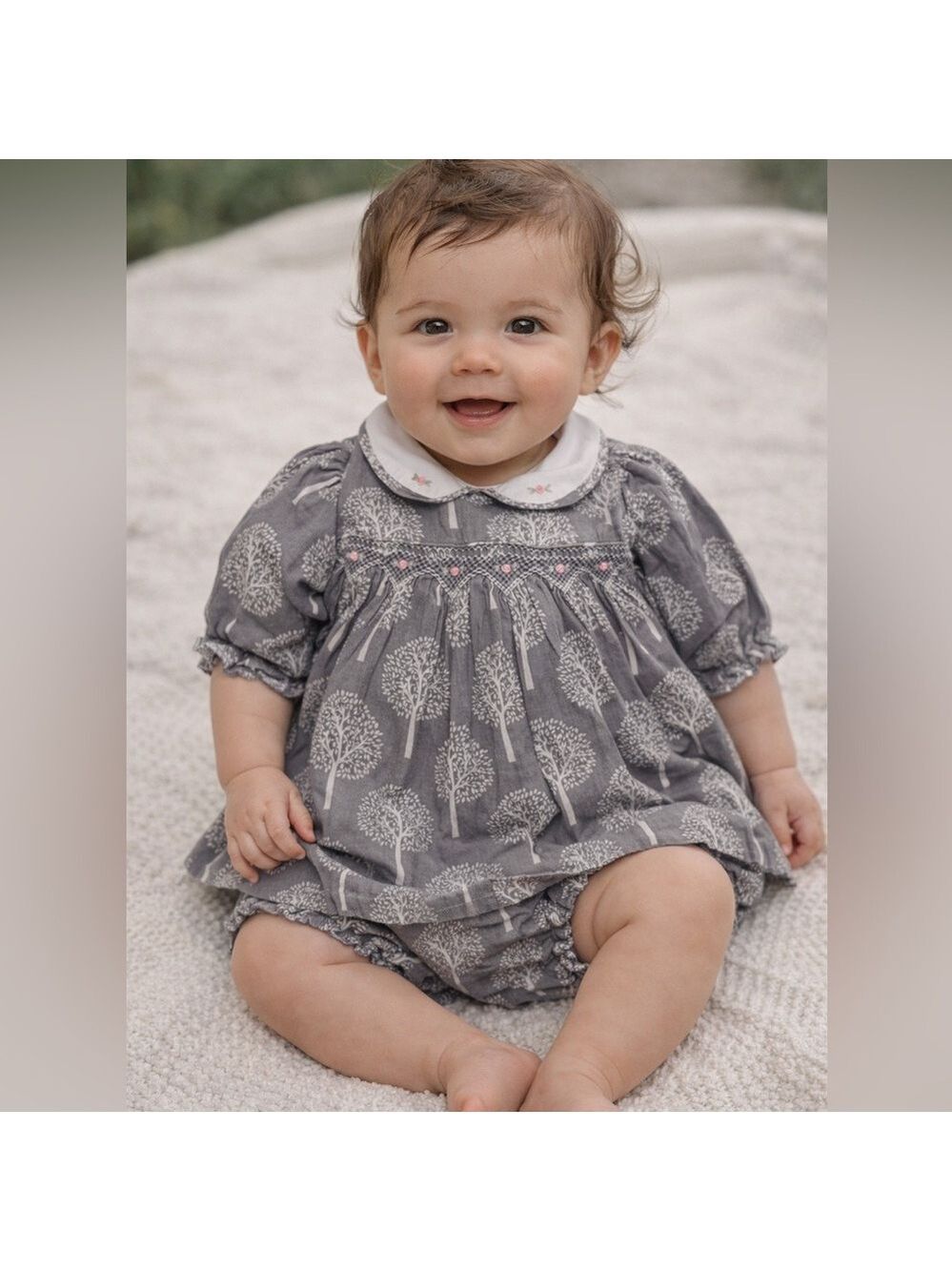 Infant smocked dress with tree Pattern - Picture 1 of 9